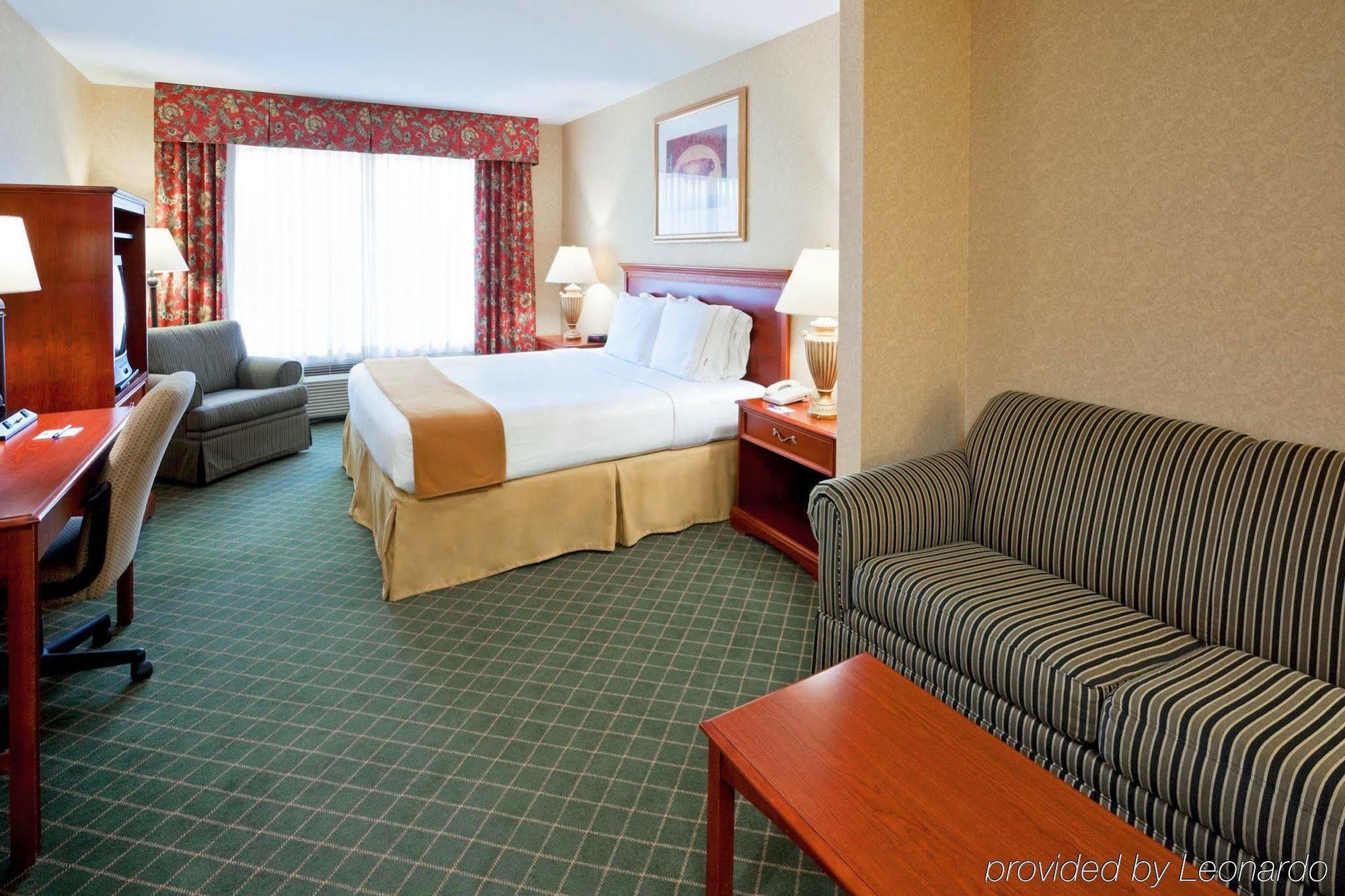 Holiday Inn Express Hotel & Suites Clifton Park By Ihg Extérieur photo