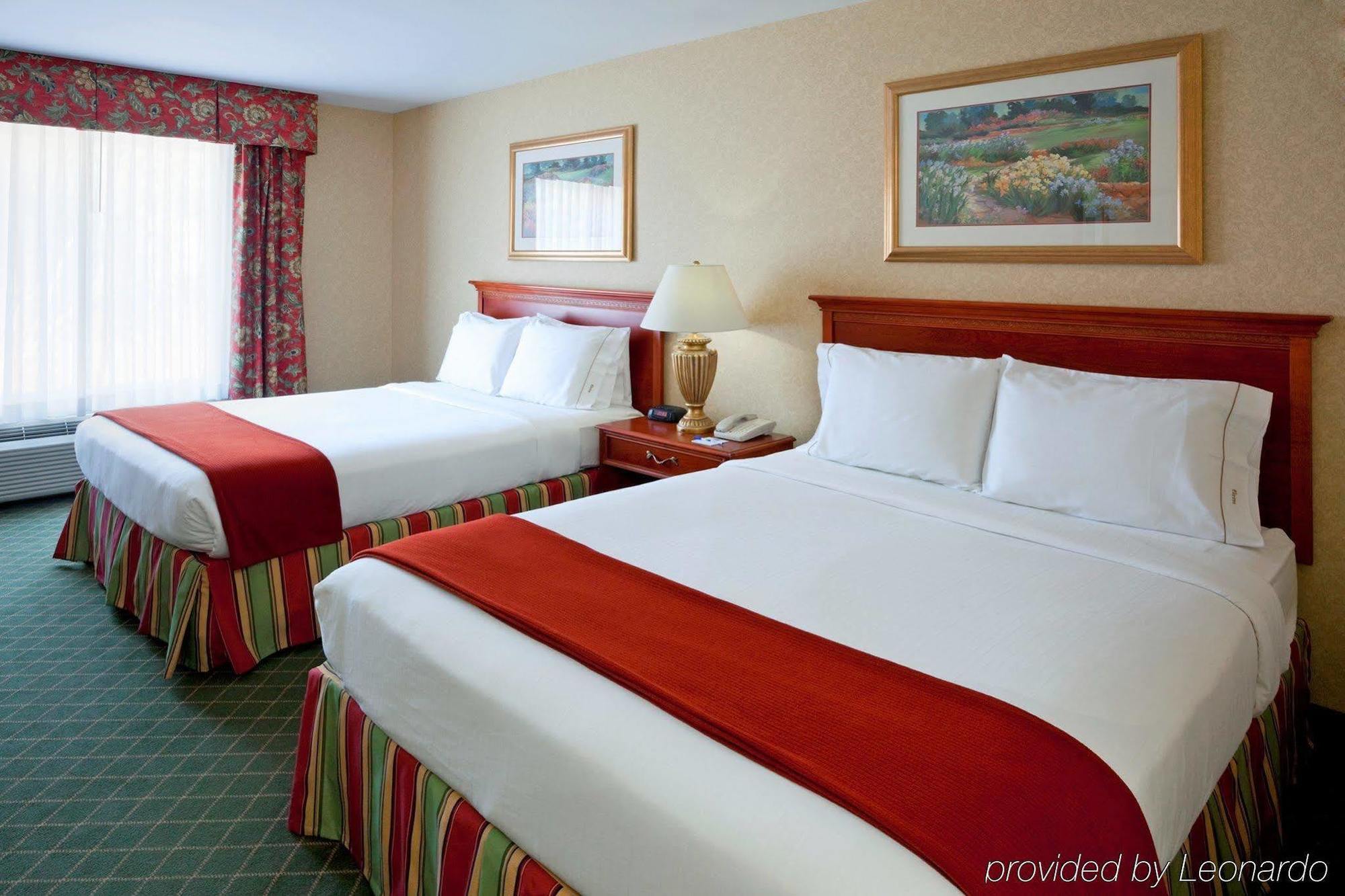 Holiday Inn Express Hotel & Suites Clifton Park By Ihg Extérieur photo