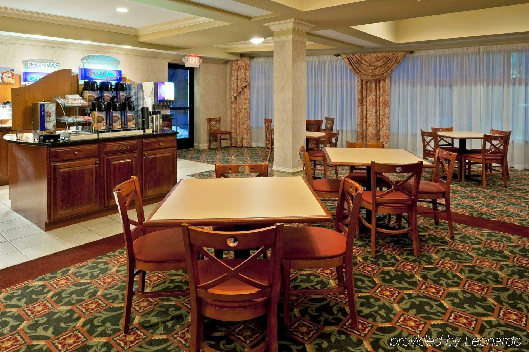 Holiday Inn Express Hotel & Suites Clifton Park By Ihg Extérieur photo