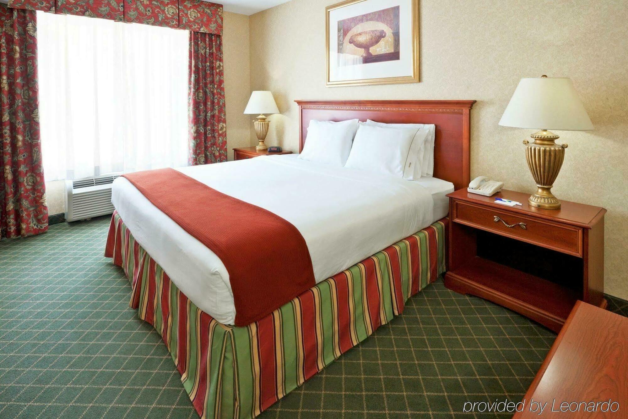 Holiday Inn Express Hotel & Suites Clifton Park By Ihg Extérieur photo